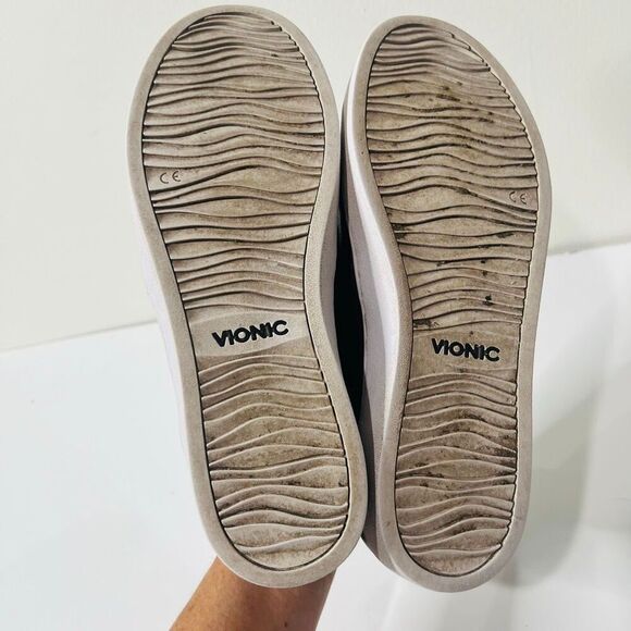 Vionic Demetrait Black Leather Slip on Loafer Sneakers Sz 9.5 - Picture 5 of 7